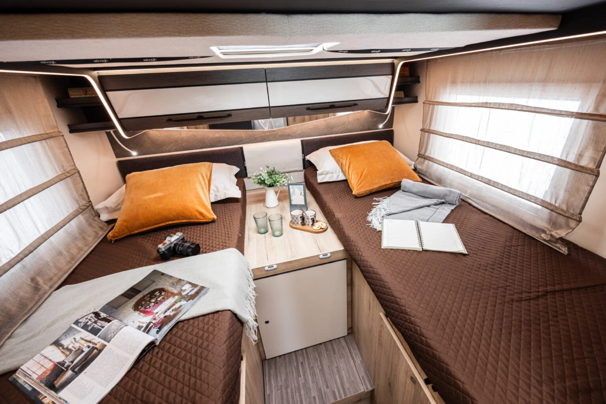 Elnagh T-Loft 529 paturile din spate