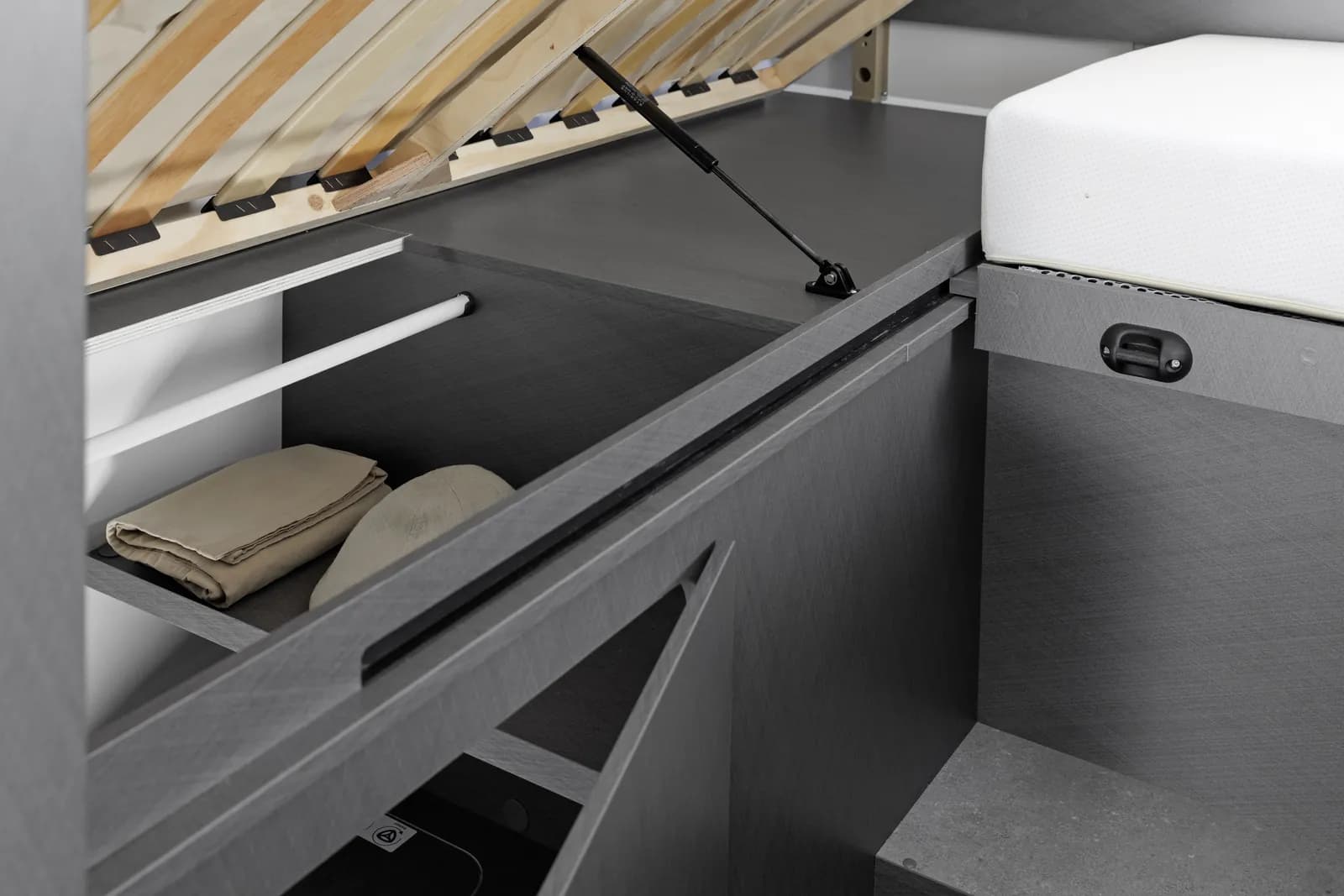 Etrusco I 6900 SB — interior (6)