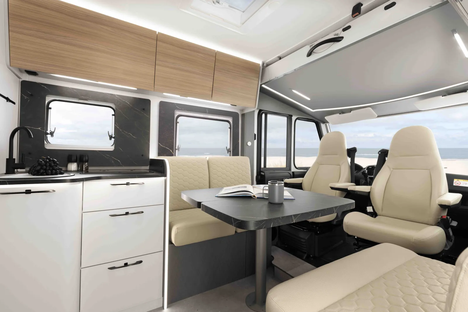 Etrusco I 7400 SBC — interior (1)