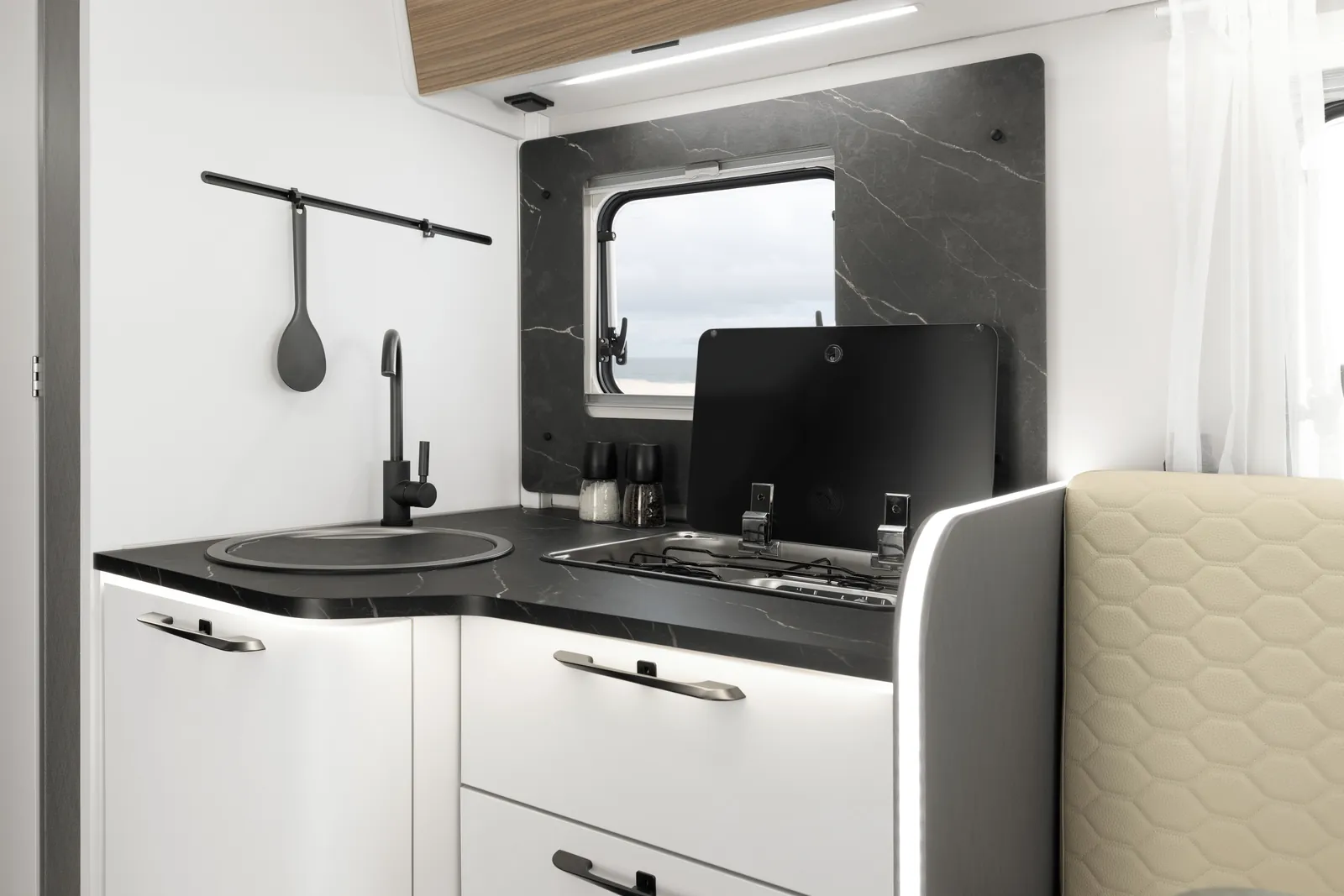 Etrusco I 7400 SBC — interior (2)