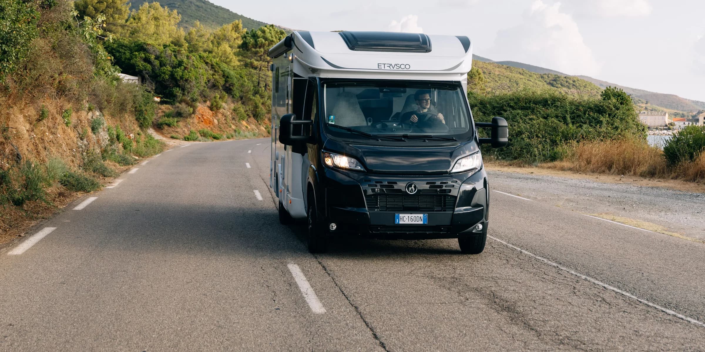 Etrusco T 6.9 SB — exterior pe drum