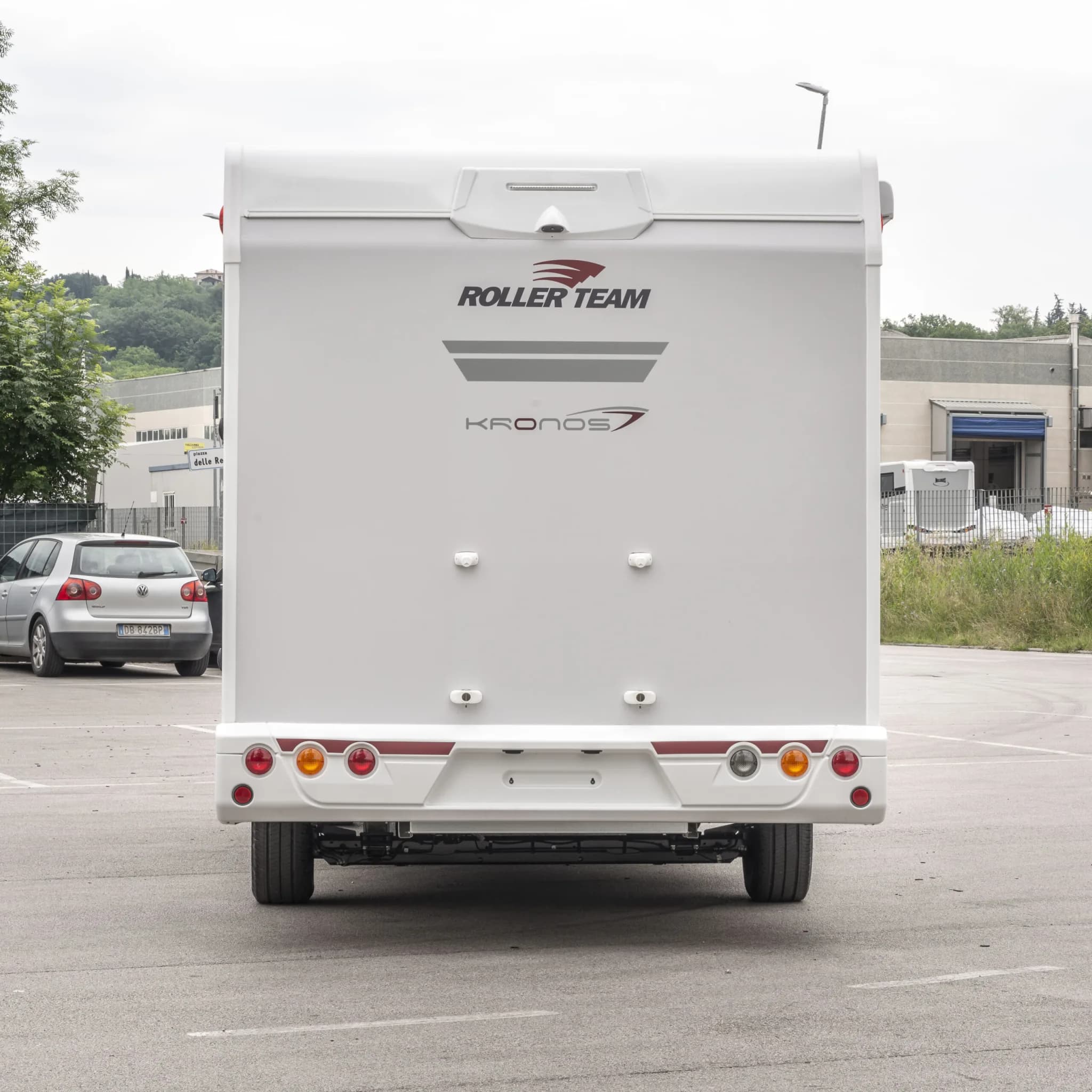 Kronos 234 TL — exterior, din spate (fotografie oficială Roller Team)