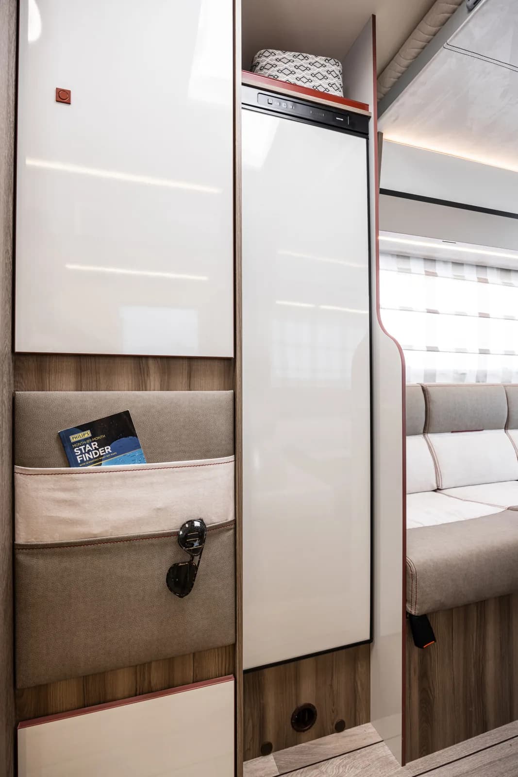 Kronos 274 TL interior