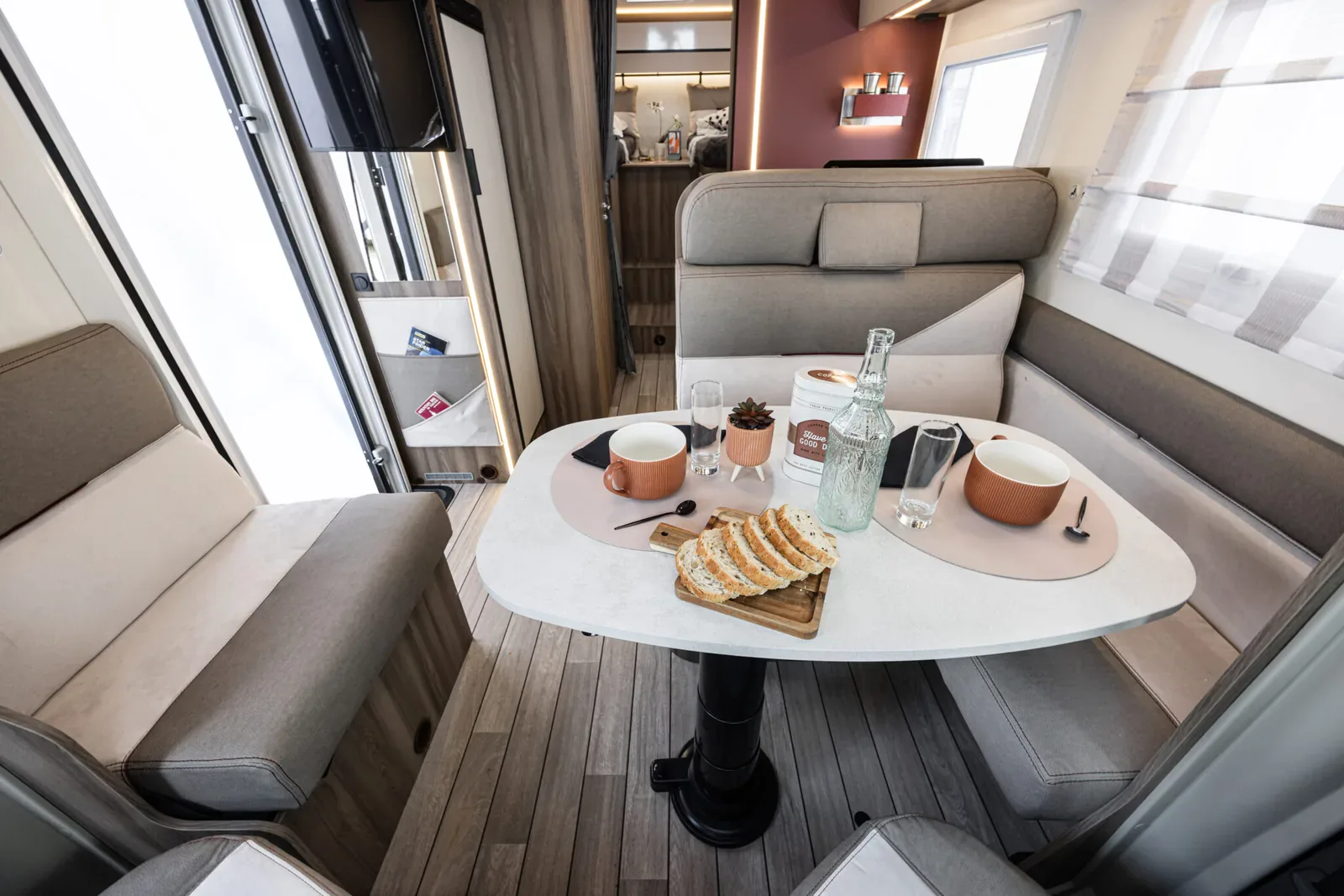 Kronos 287 TL — dineta (fotografie oficială Kronos 284 TL, așa cum o arată și producătorul)