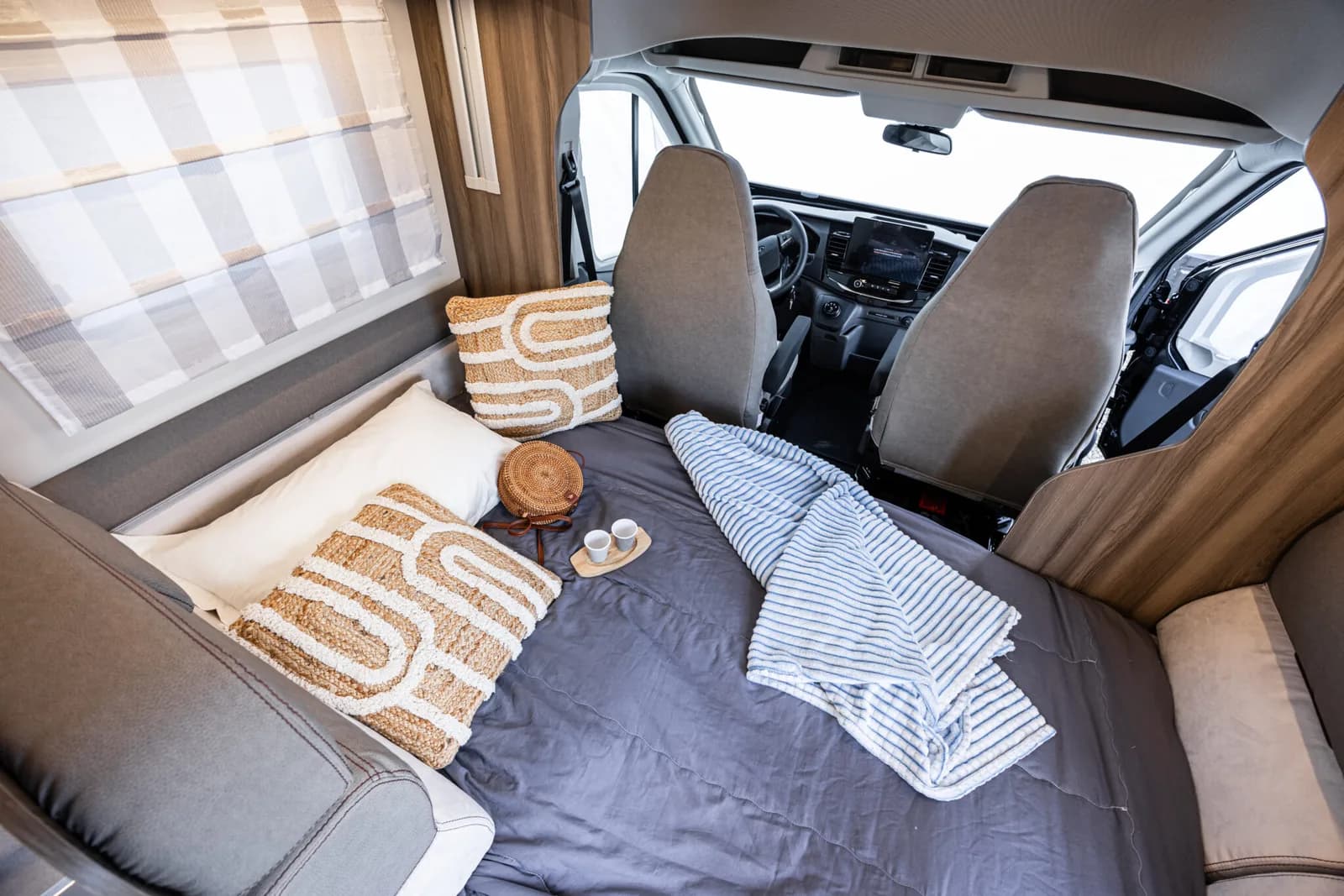 Kronos 288 TL interior