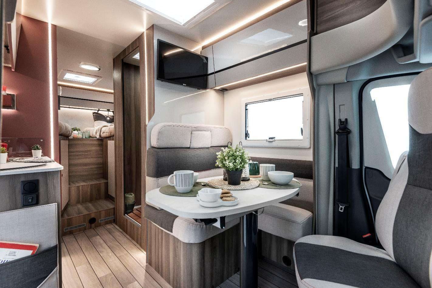 Kronos Fit — interior de gamă