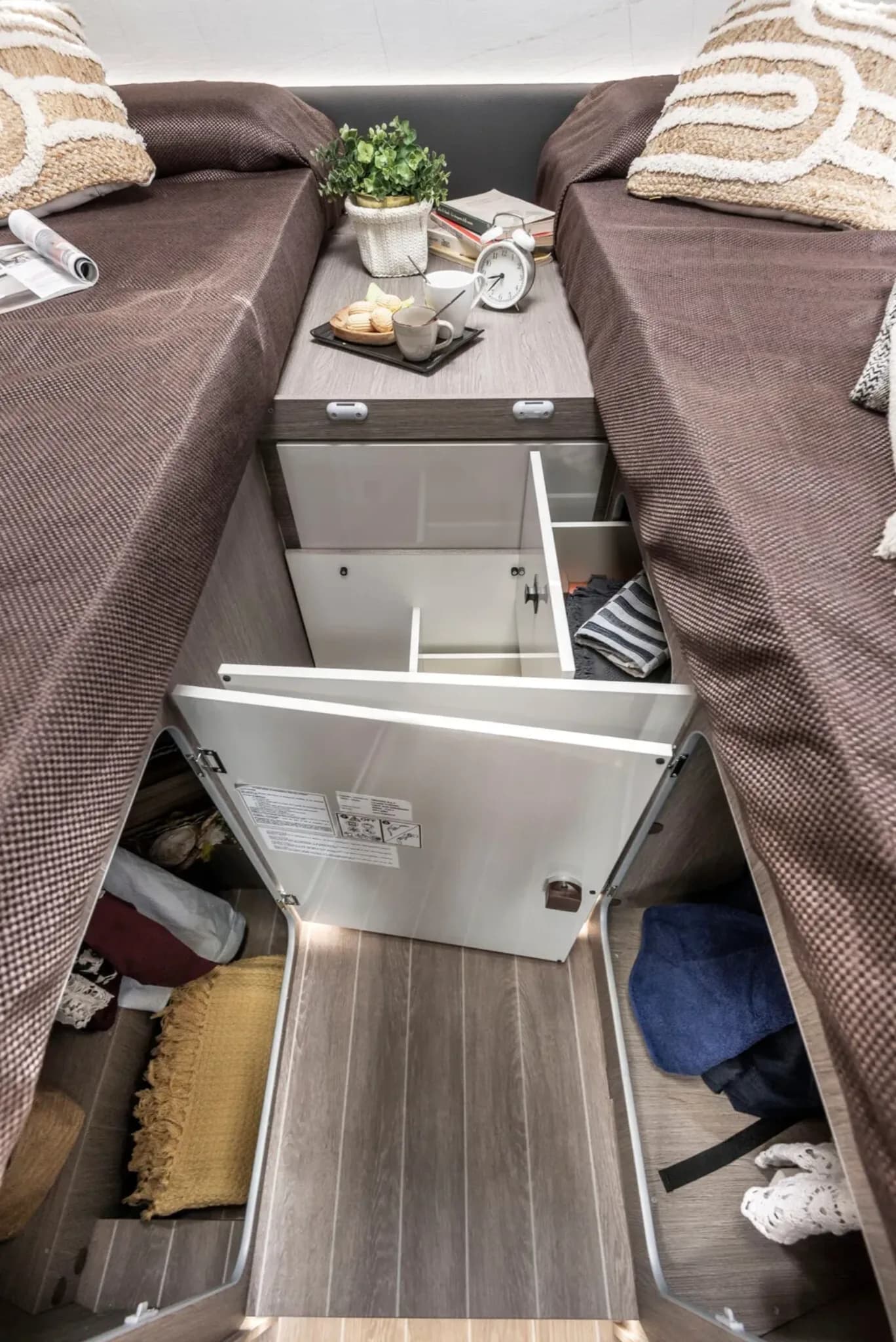 Zefiro 287 P — garajul (fotografie din versiunea TL a aceluiași plan)