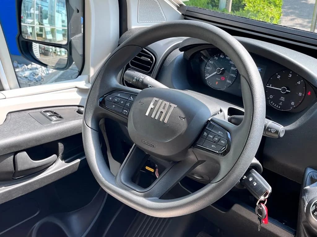 XGO 22 Compact interior