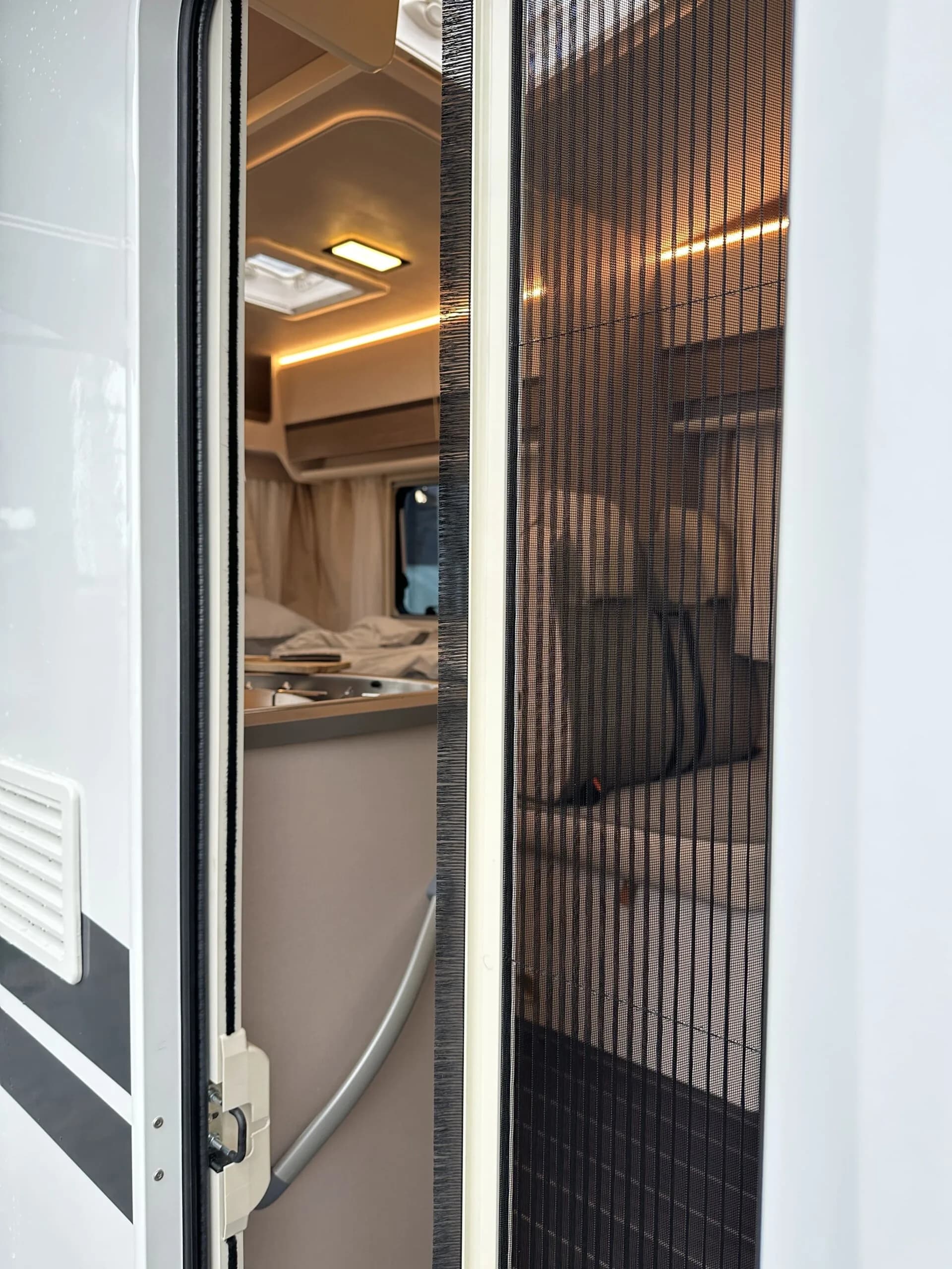 XGO 22P interior