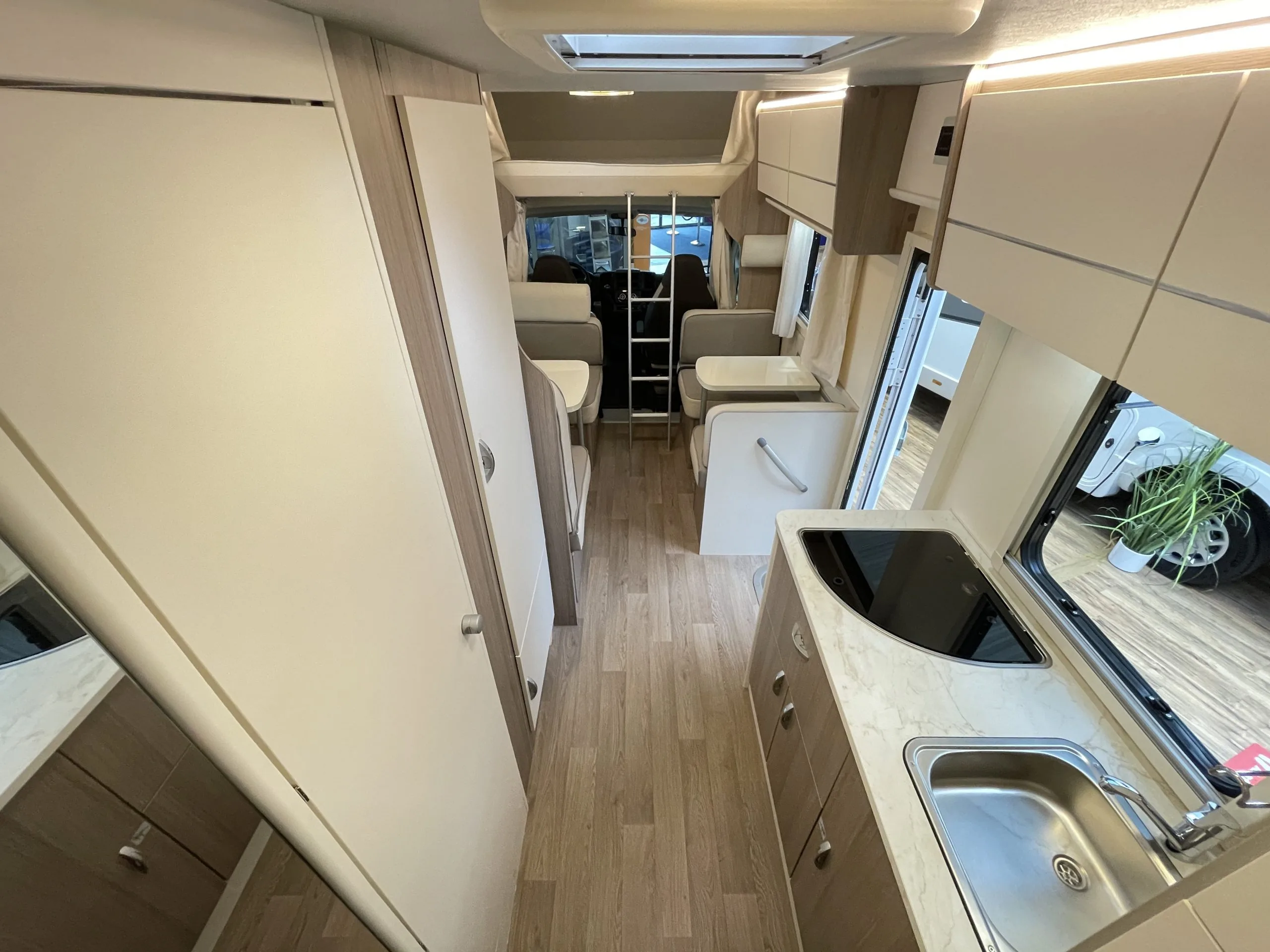 XGO 39G interior