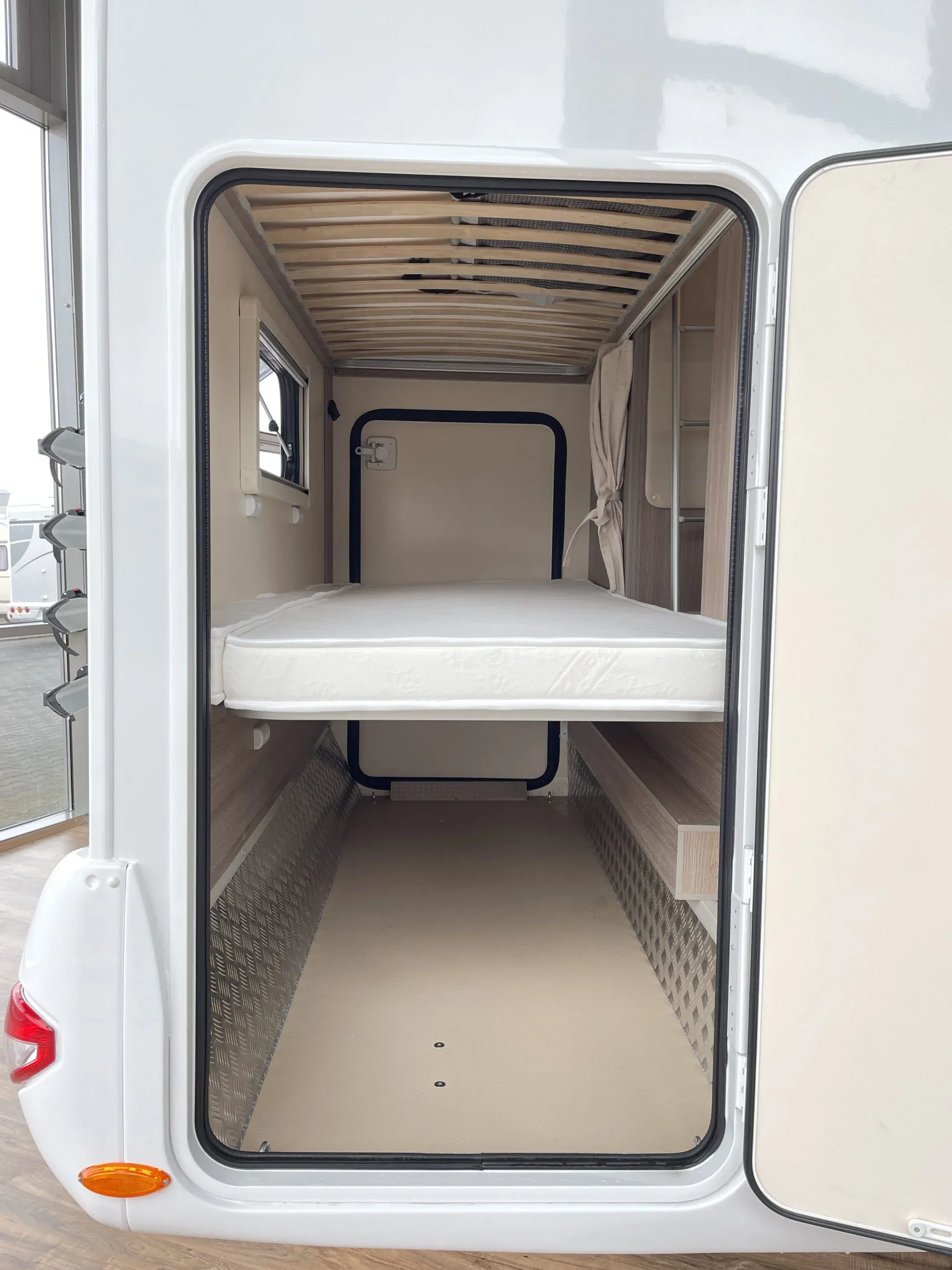XGO 39G Lounge interior