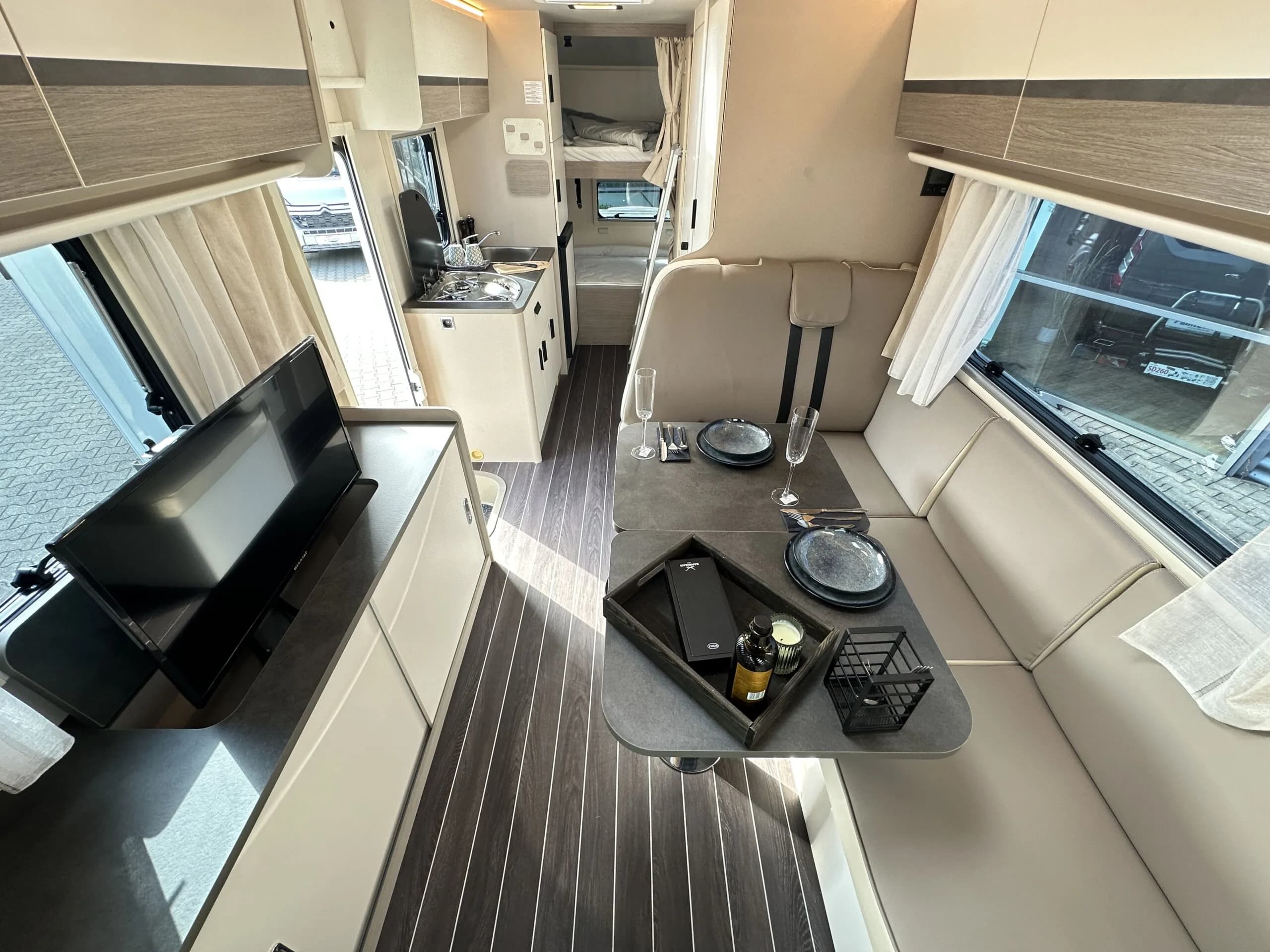 XGO 39G Lounge interior
