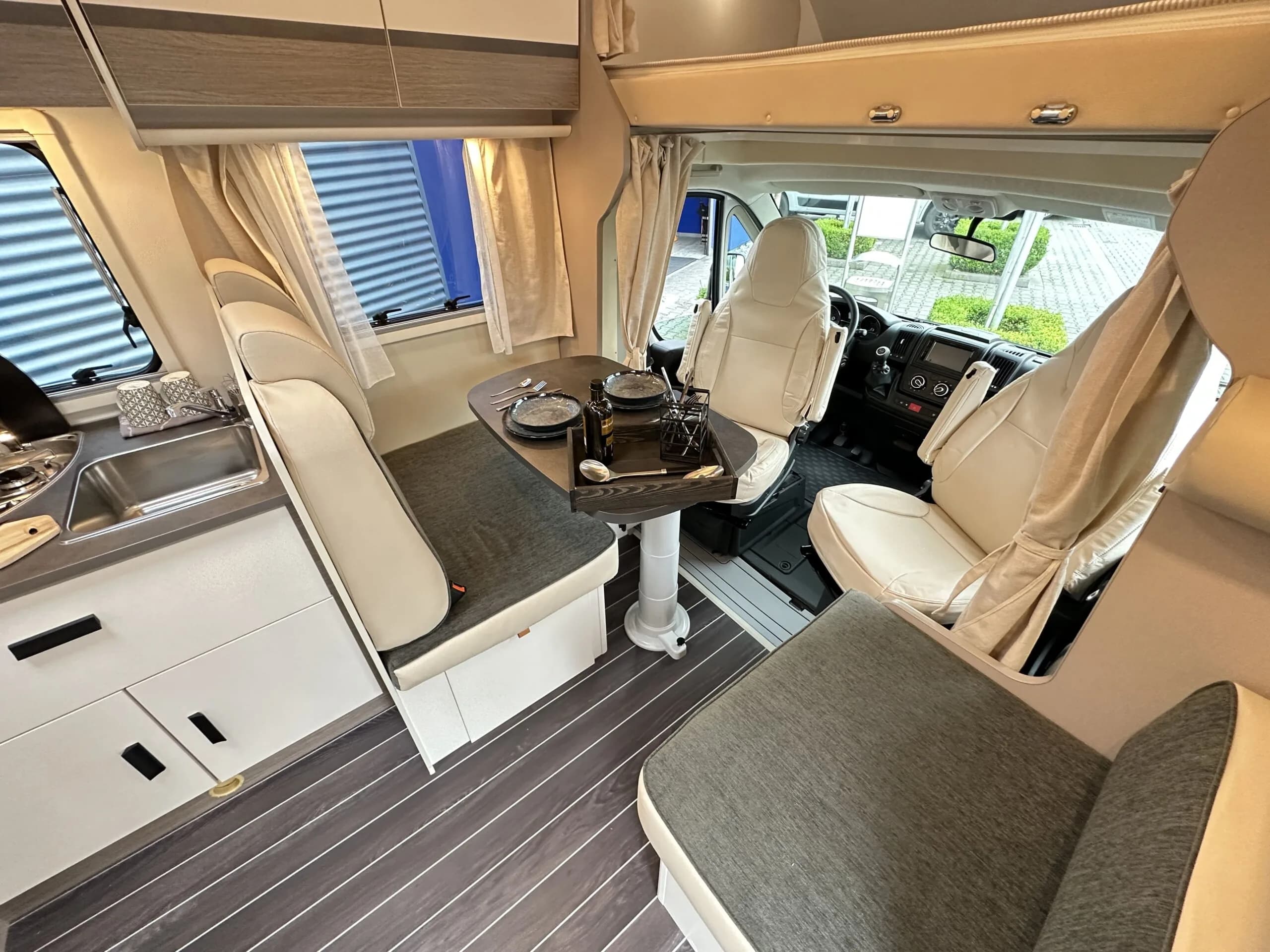 XGO 95G interior
