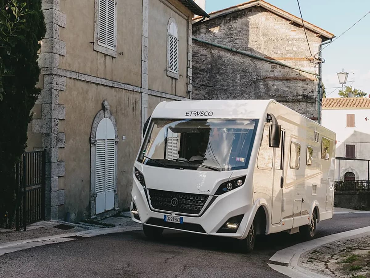 Etrusco I Fiat — în mers pe drum