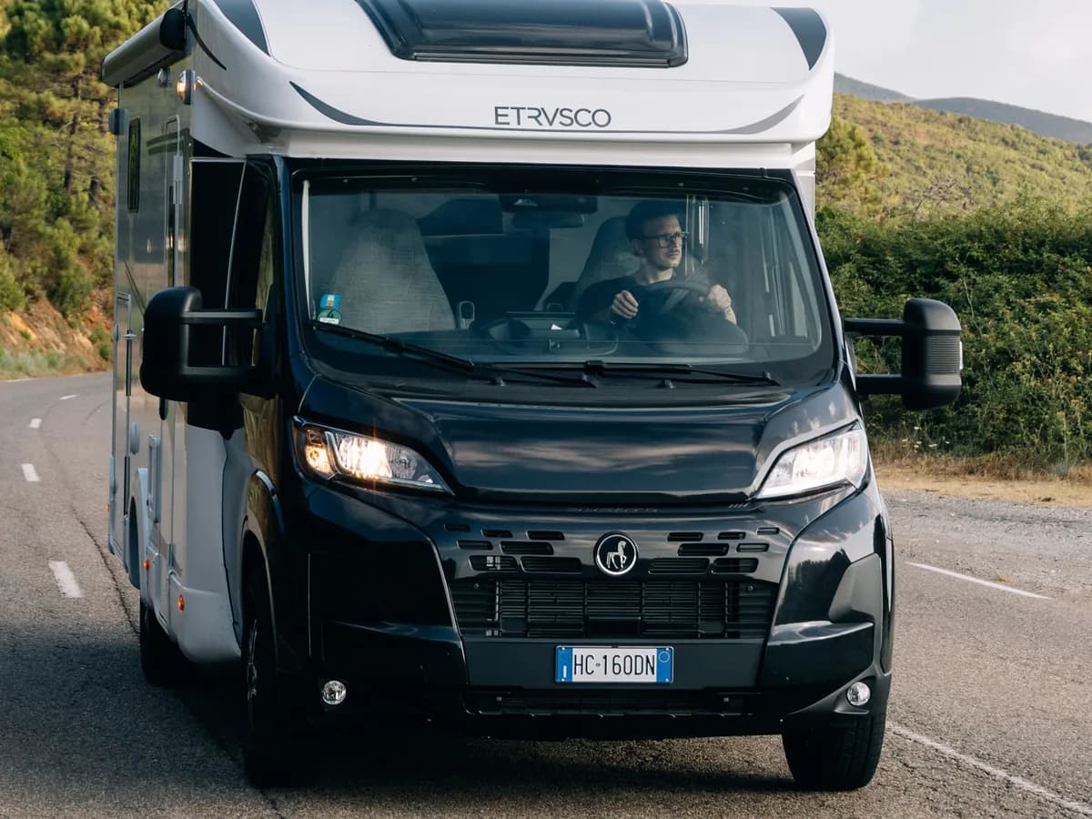 Etrusco T Base — în mers pe drum