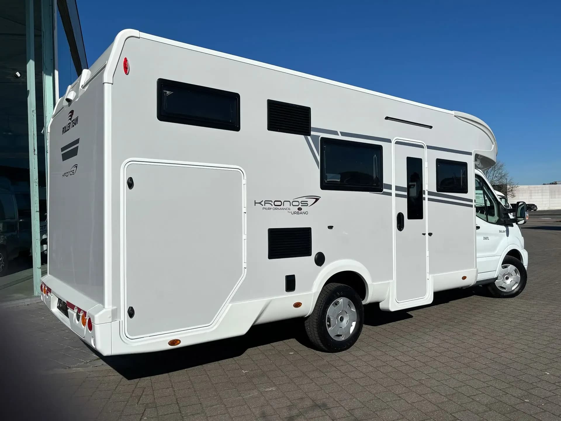 Kronos 298 TL — exterior, spate-lateral (foto dealer)