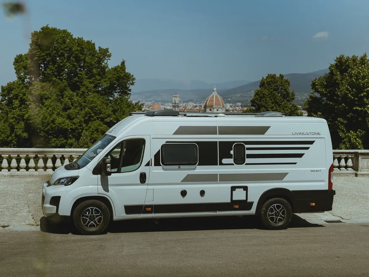 Livingstone DUO XL Advance parcat la un belvedere