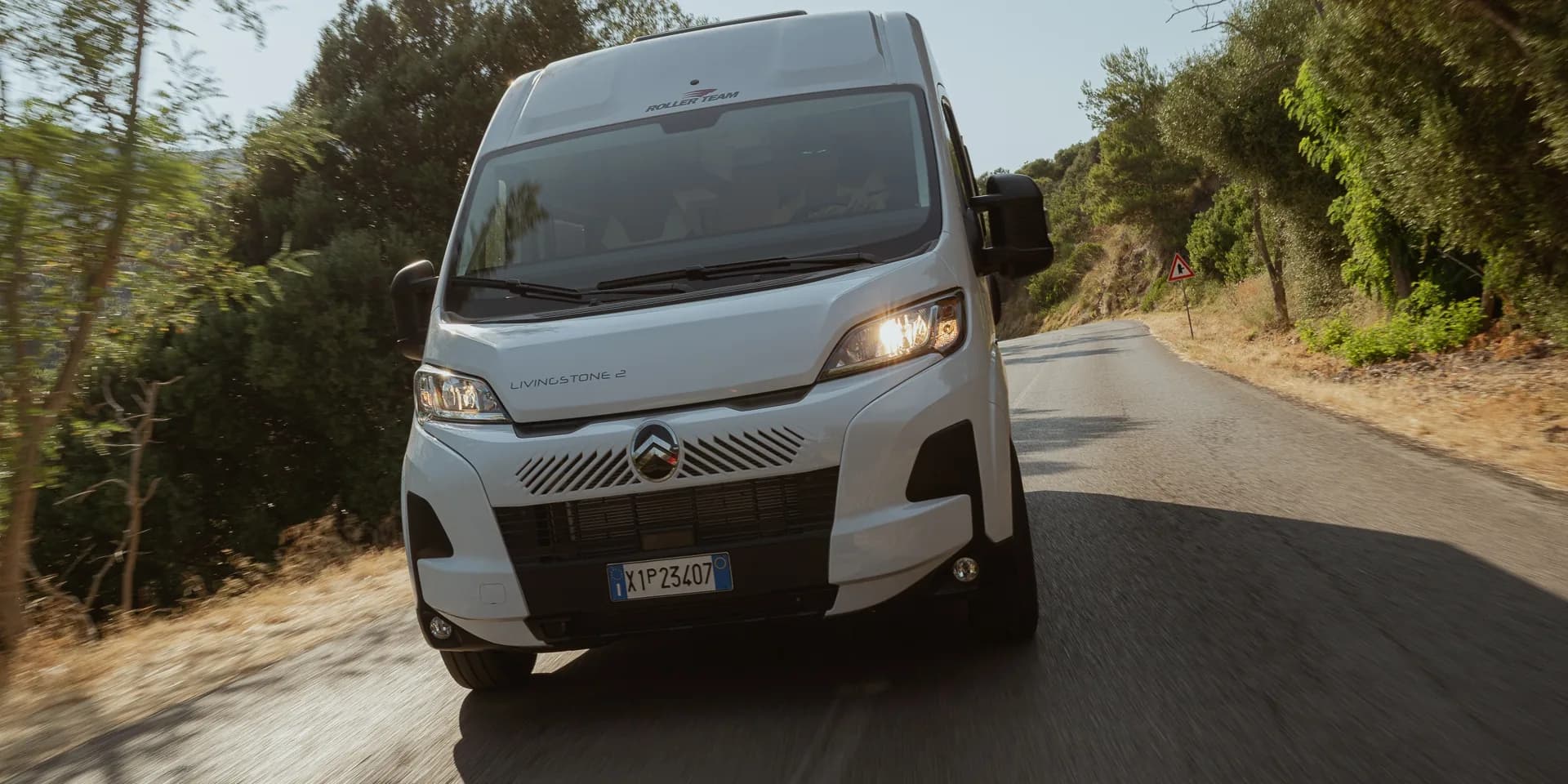 Livingstone 2 GO în mers pe un drum de coastă