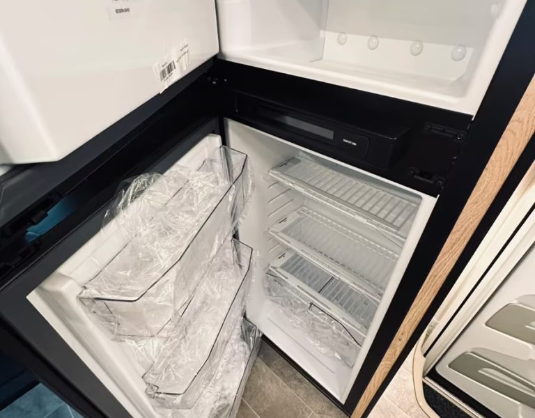 fb59b2b6-9806-4db6-8300-4f038df723f4